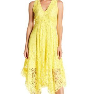 NWT: Taylor yellow lace dress